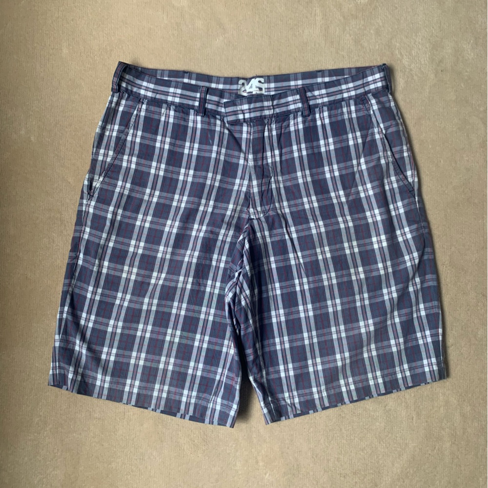 🛍 Men’s Red, White, and Blue Plaid Shorts